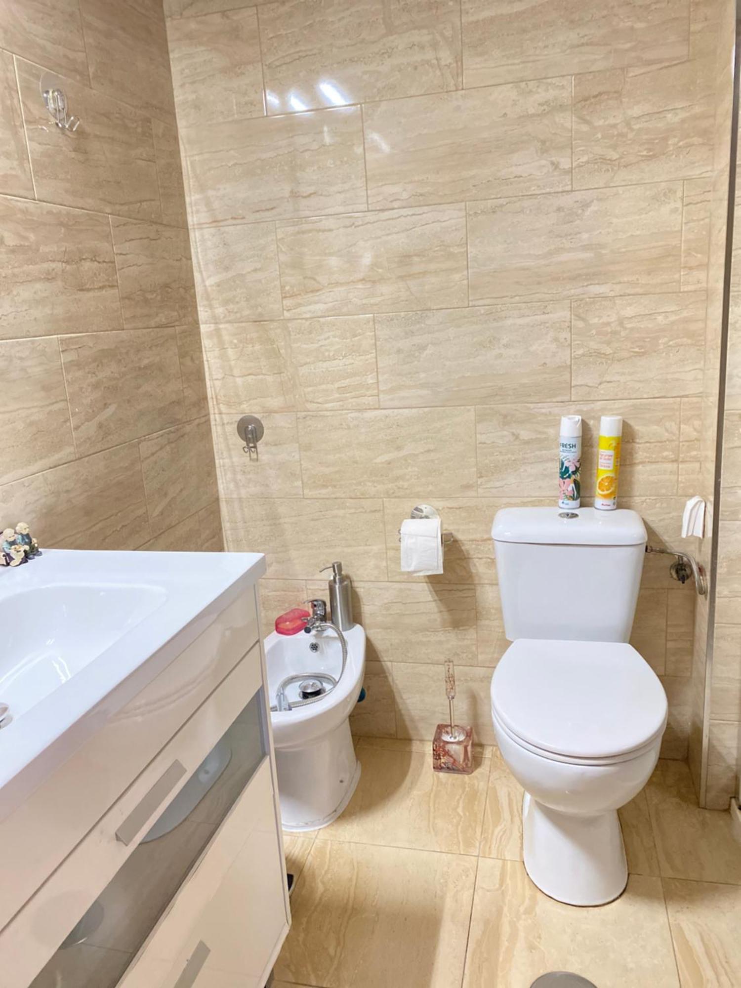 Shared Apartment! Piso Compartido! Общая Квартира! Seville Luaran gambar